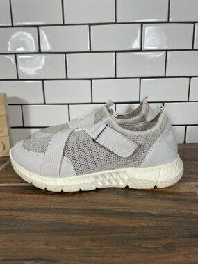 OTBT Vicky Shoes Womens Size 6 Gray Lightweight Casual Slip On Sneakers